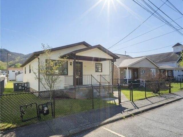 House for sale in Glasgow, West Virginia