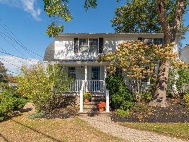 House for sale in Magnolia, Gloucester