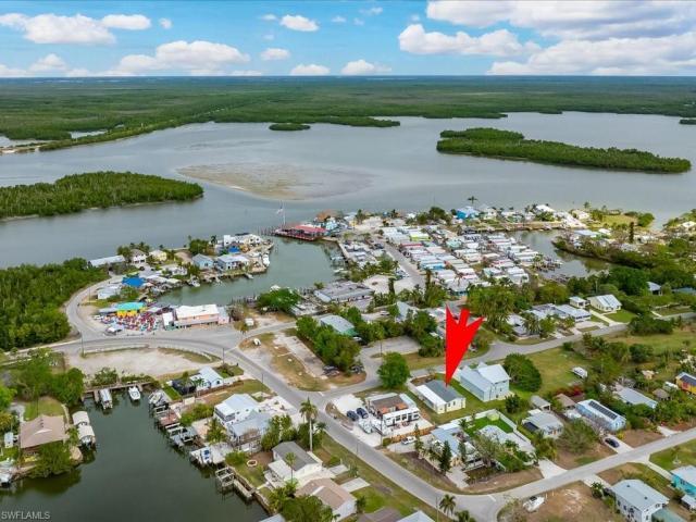 House for sale in Goodland House for sale in Goodland