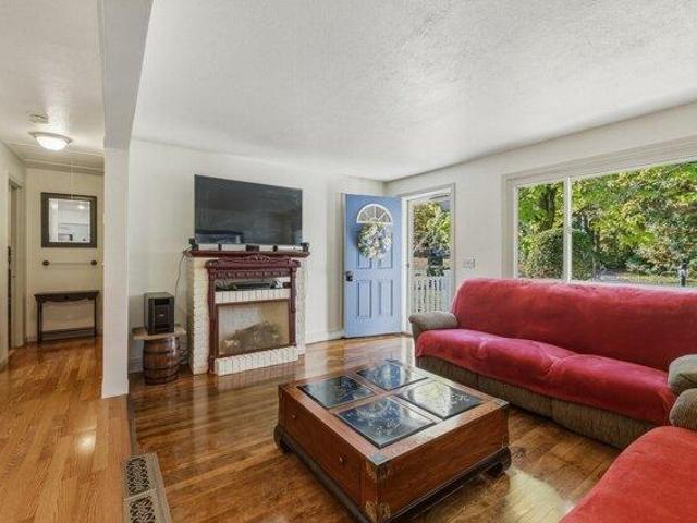 House for sale in Cooks Corner, Granby