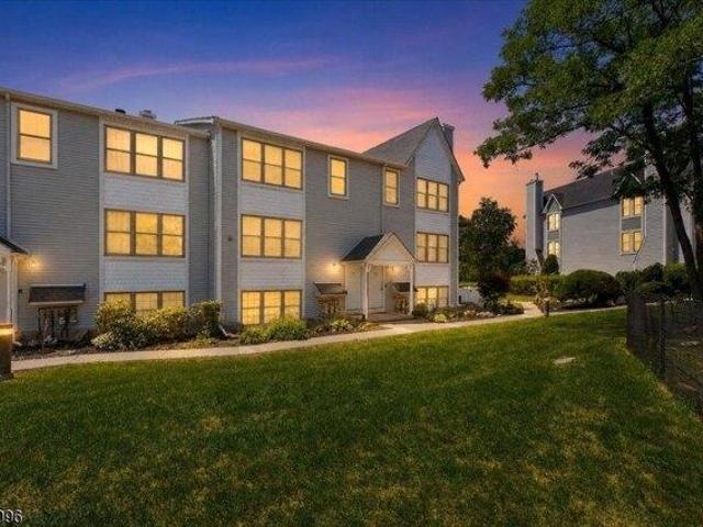 House for sale in Hamburg, New Jersey