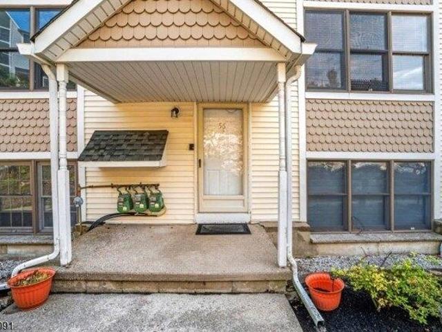 House for sale in Hamburg, New Jersey