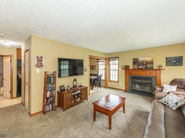 House for sale in Hamburg, New Jersey