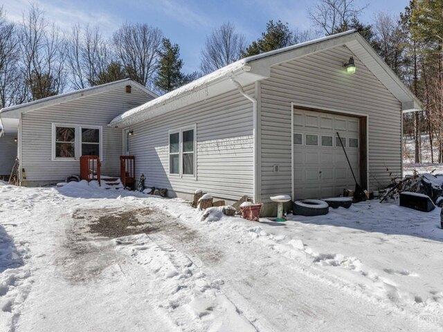 House for sale in Hannacroix, New York