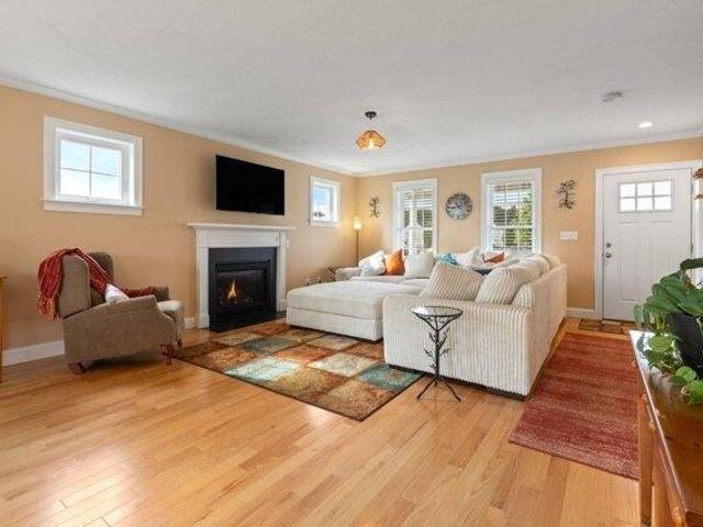House for sale in North Hanson, Hanson