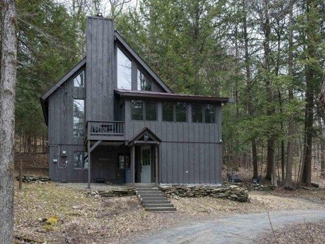 House for sale in Plantsville, Vermont