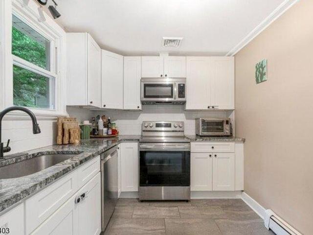House for sale in Annandale, New Jersey
