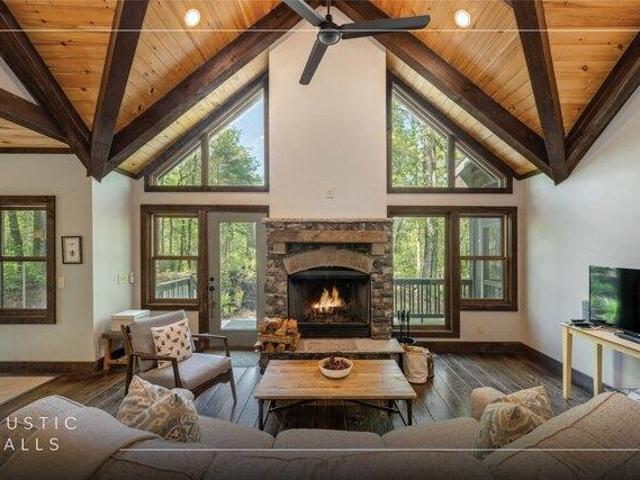 House for sale in Highlands, North Carolina