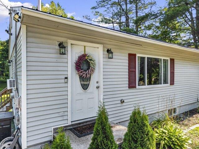 House for sale in Hollis, York County