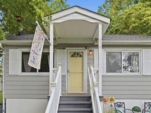 House for sale in Glasser, New Jersey