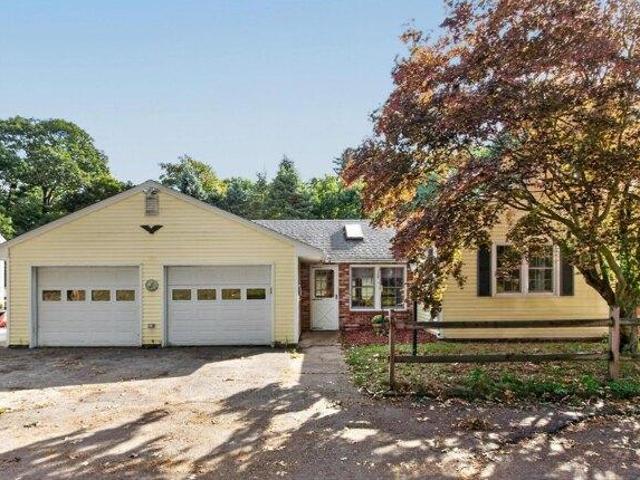 House for sale in Hudson, Middlesex County