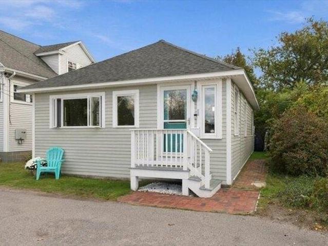 House for sale in Nantasket Beach, Hull