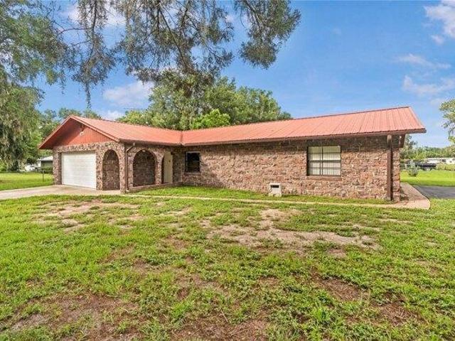 House for sale in Lake Panasoffkee, Florida