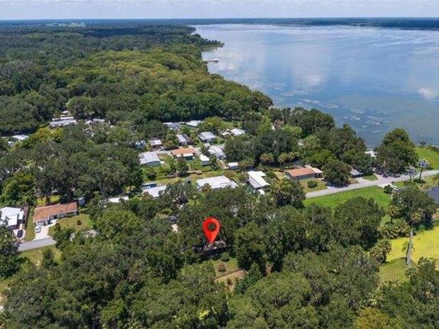 House for sale in Lake Panasoffkee, Florida