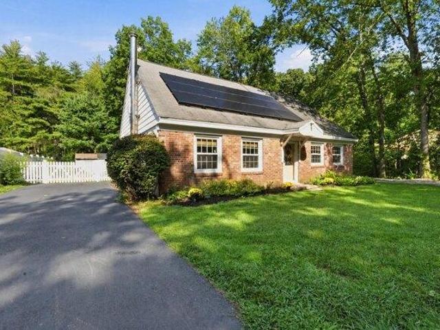 House for sale in South Lancaster, Lancaster