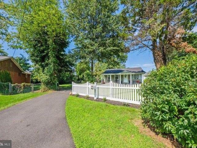 House for sale in Snow Hill, Lawnside