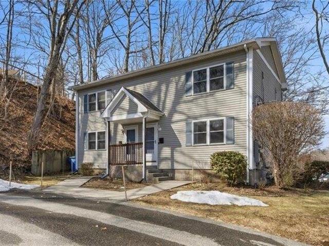 House for sale in Lincoln, Rhode Island