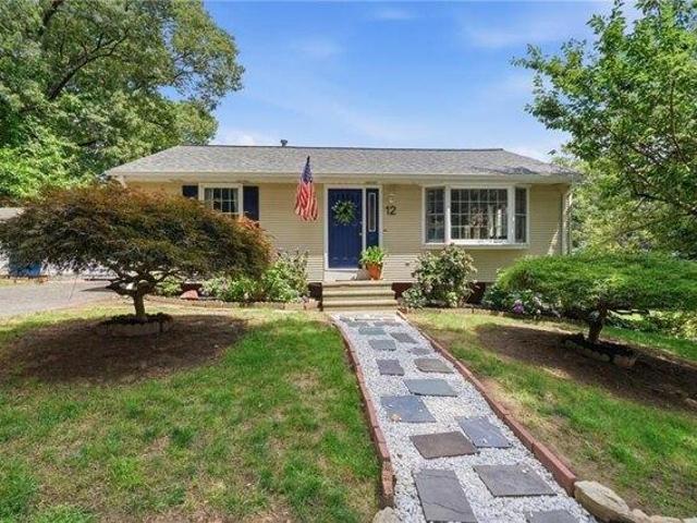 House for sale in Lincoln, Providence County