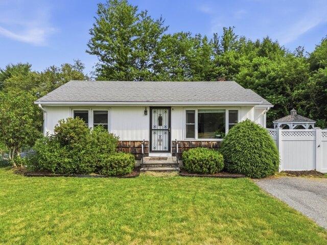 House for sale in Lisbon, Maine