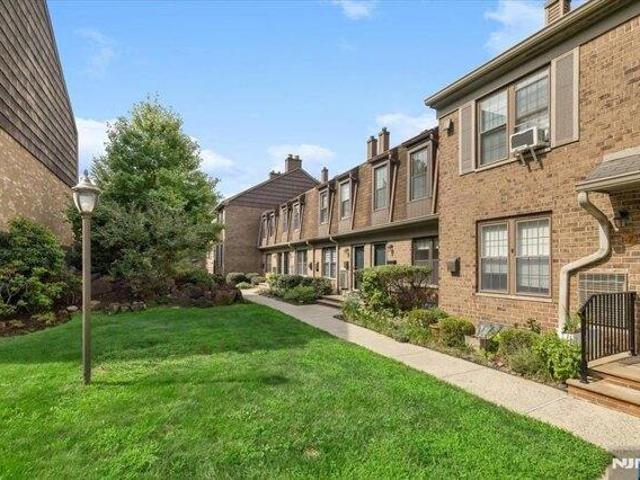 House for sale in Great Notch, Little Falls