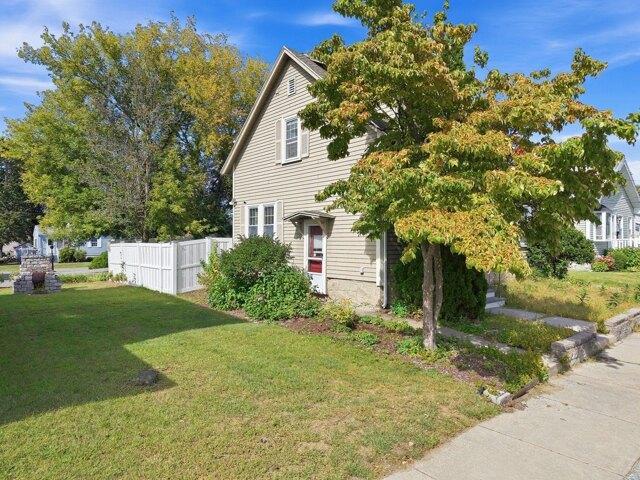 House for sale in Lowell, Middlesex County