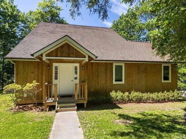 House for sale in Baldwin Place, New York