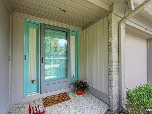 House for sale in Ramapo Ridge, Mahwah