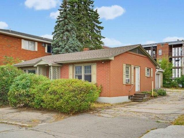 House for sale in Downtown, Manchester