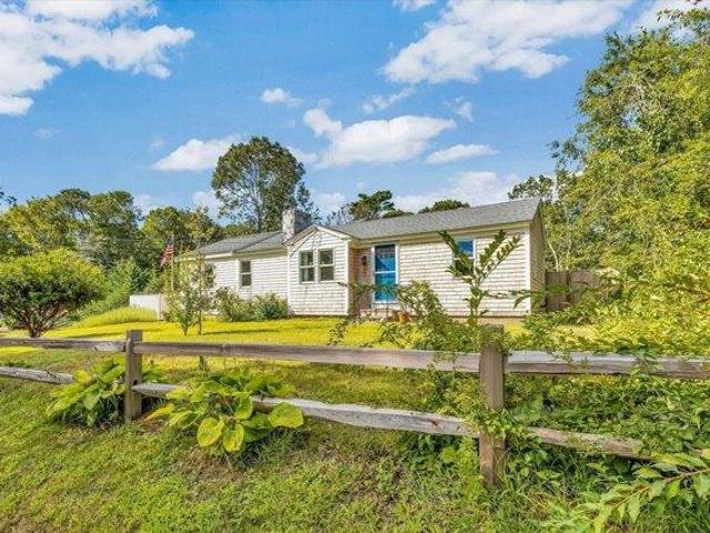 House for sale in Marstons Mills, Barnstable