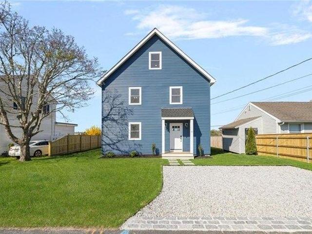 House for sale in Middletown, Rhode Island