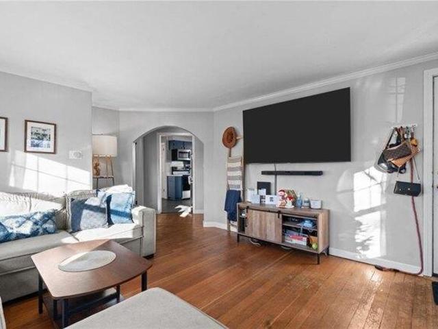 House for sale in Middletown, Newport County