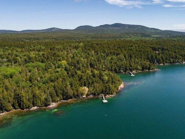 House for sale in Maine