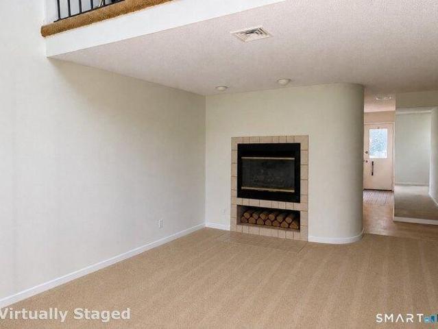 House for sale in Farmington, Capitol Planning Region