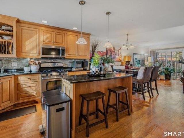 House for sale in Suburban Westville Historic District, New Haven