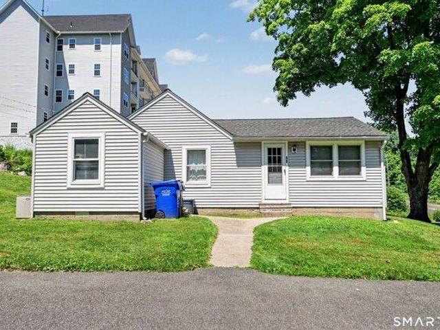 House for sale in Gaylordsville, Connecticut