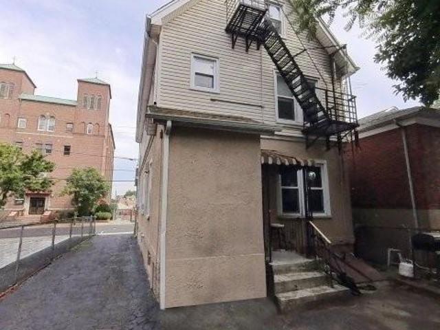 House for sale in Hudson, New Jersey