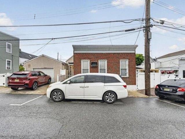 House for sale in Hudson, New Jersey