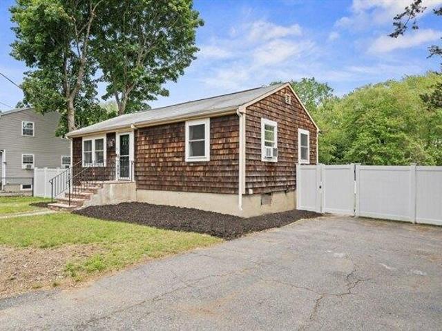 House for sale in North Reading, Massachusetts