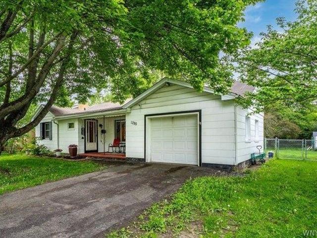 House for sale in Niagara, New York