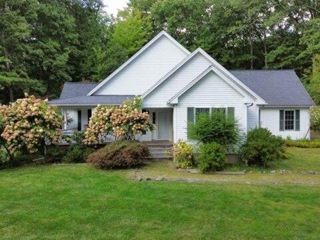 House for sale in Pine Grove, Northampton