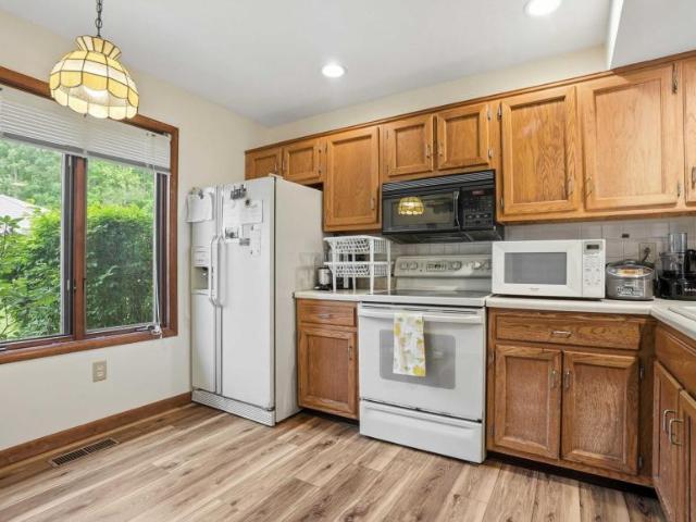 House for sale in Baldwin Place, New York