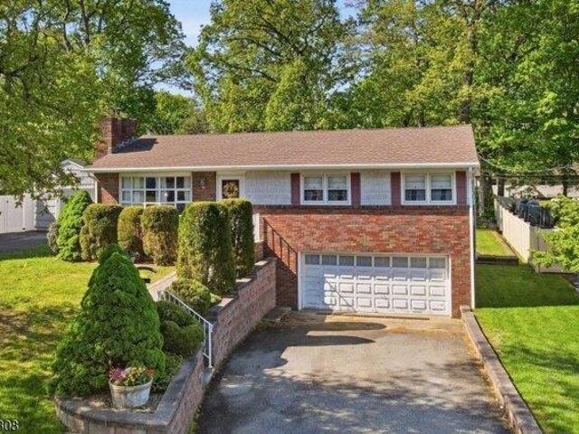 House for sale in Oakland, New Jersey