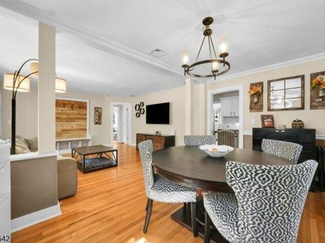 House for sale in Oakland, Bergen County