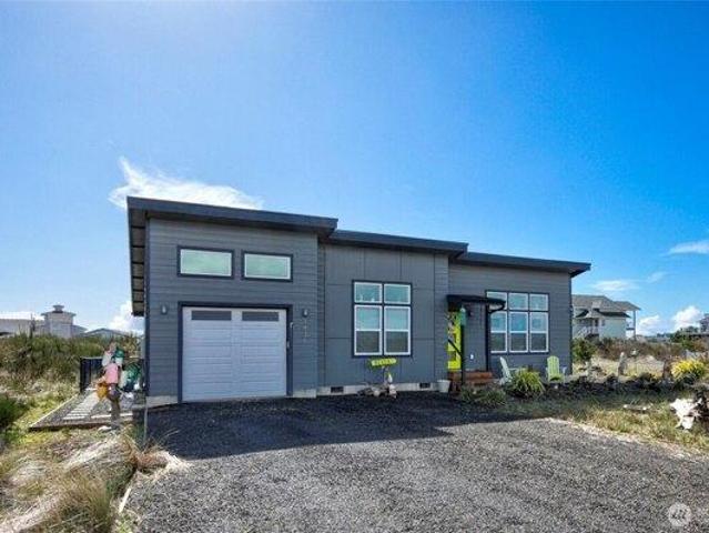 House for sale in Ocean Shores