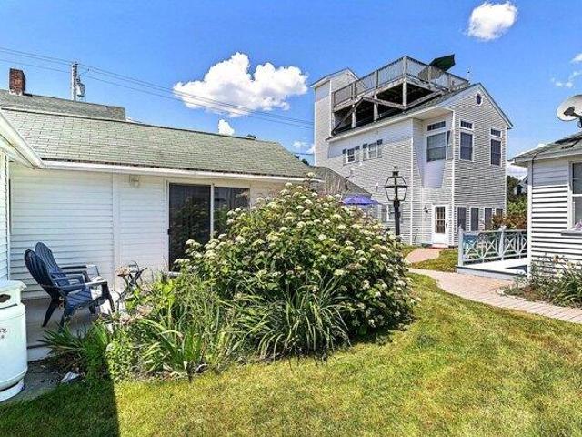 House for sale in Maine