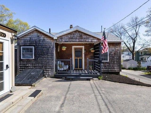 House for sale in Maine