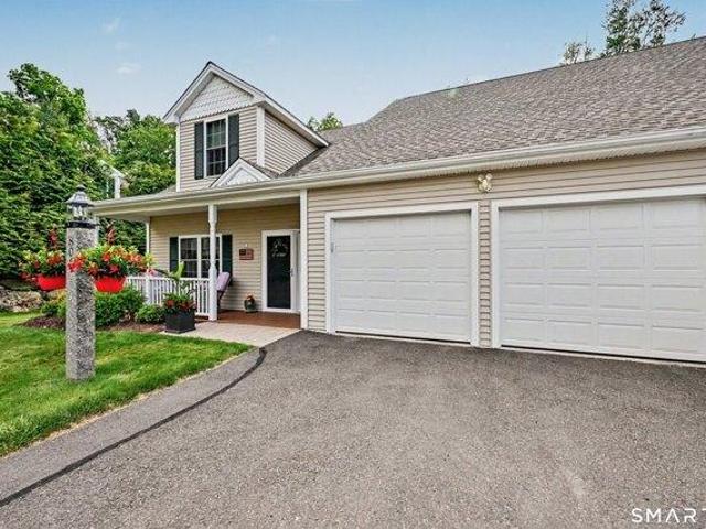 House for sale in Oxford, Connecticut
