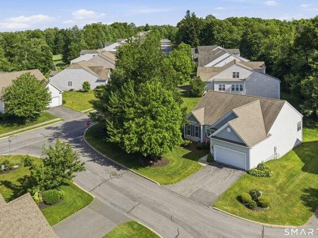 House for sale in Oxford, Connecticut