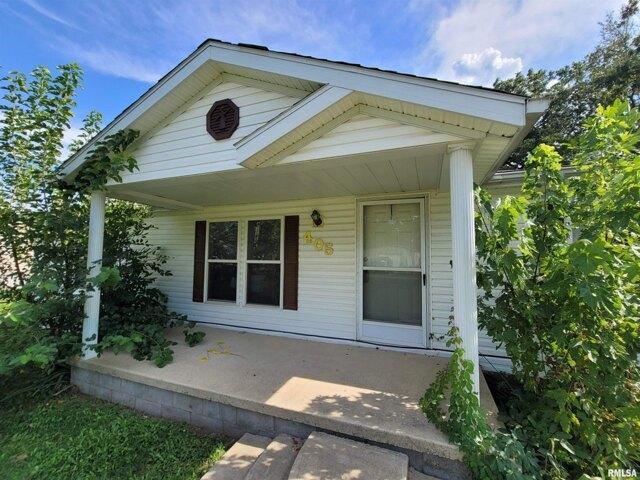 House for sale in Patoka, Illinois