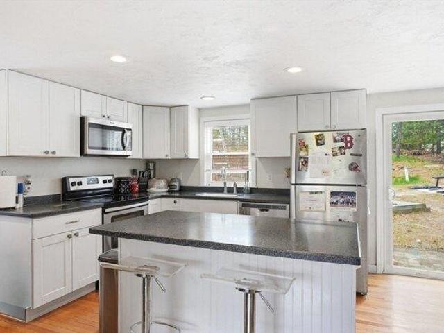 House for sale in Manomet, Massachusetts